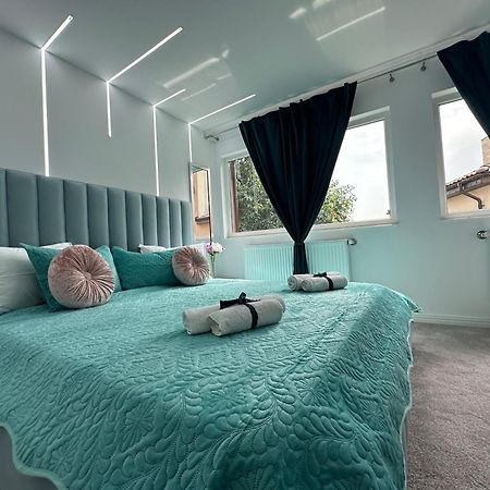 Elegant Escape Central Studio Крайова Экстерьер фото