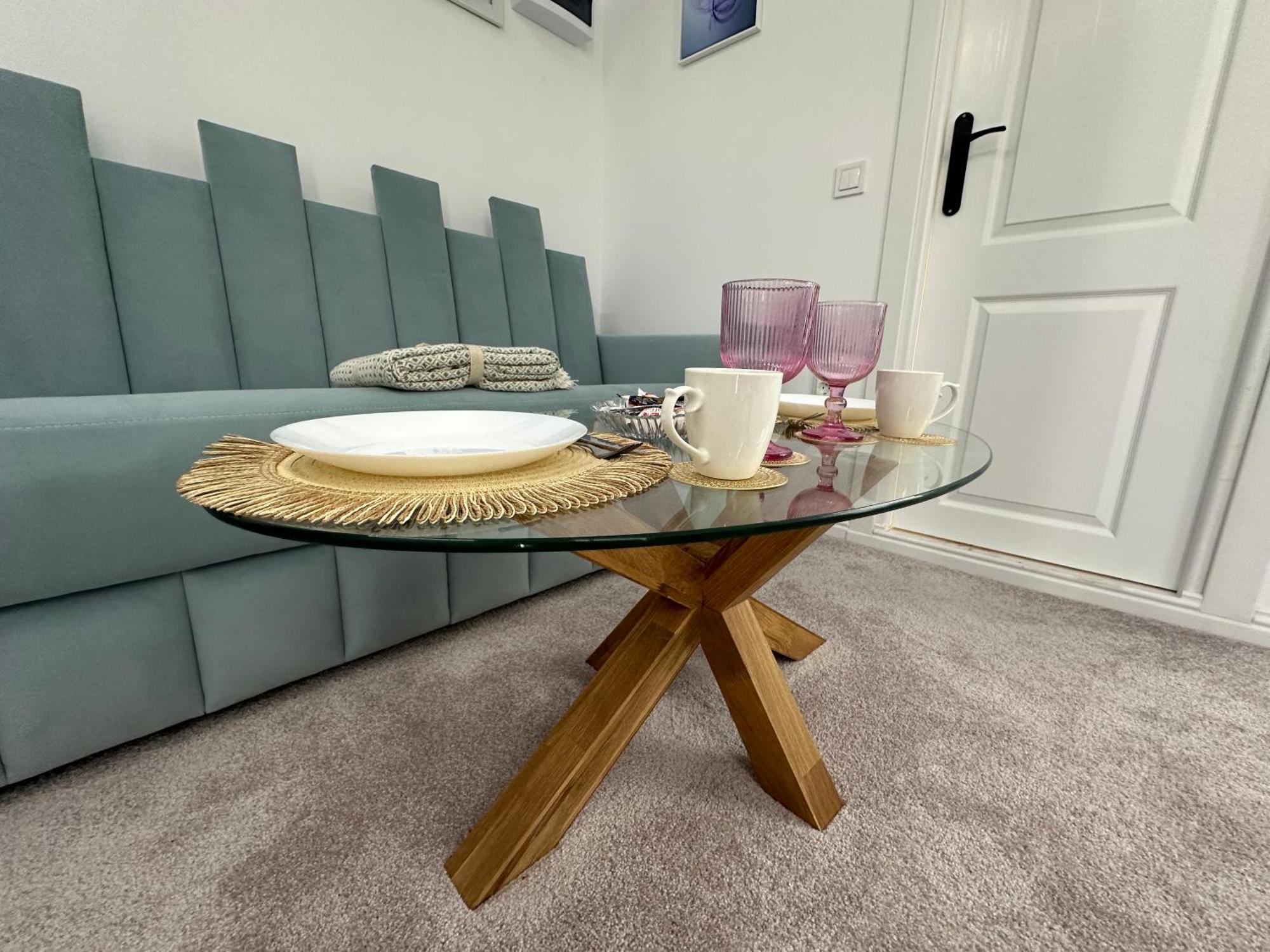 Elegant Escape Central Studio Крайова Экстерьер фото