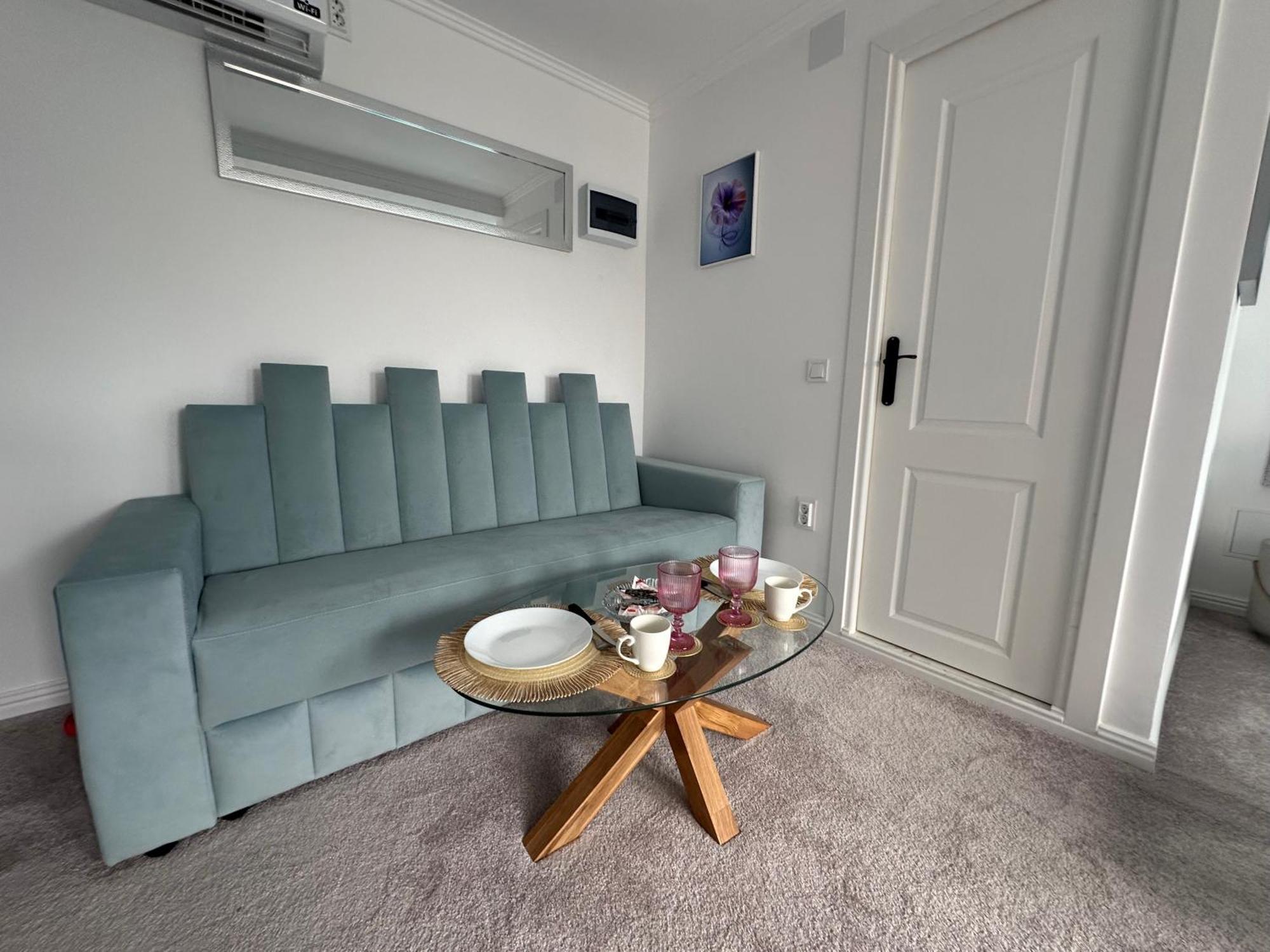 Elegant Escape Central Studio Крайова Экстерьер фото
