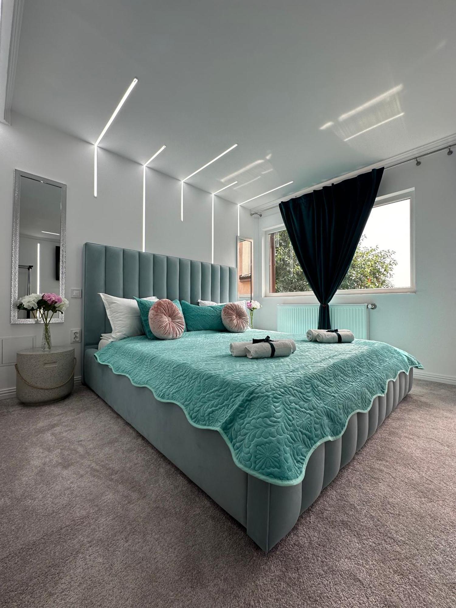 Elegant Escape Central Studio Крайова Экстерьер фото